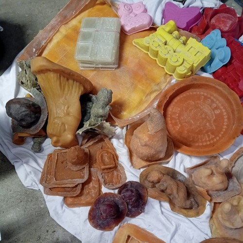 Joblot latex molds - -,